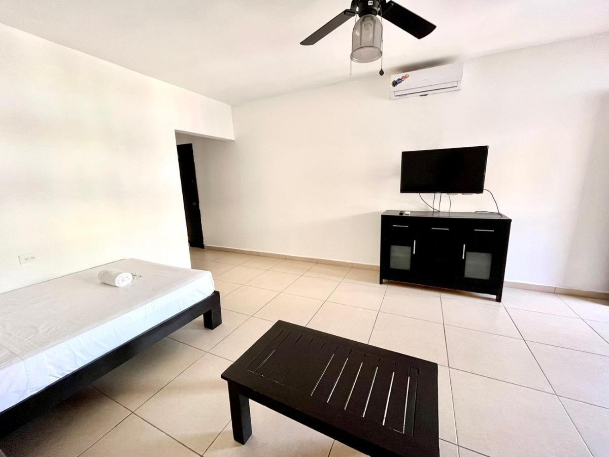 We Playa Hotel Playa del Carmen Bagian luar foto